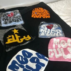 Trendy Graphic Beanie Set